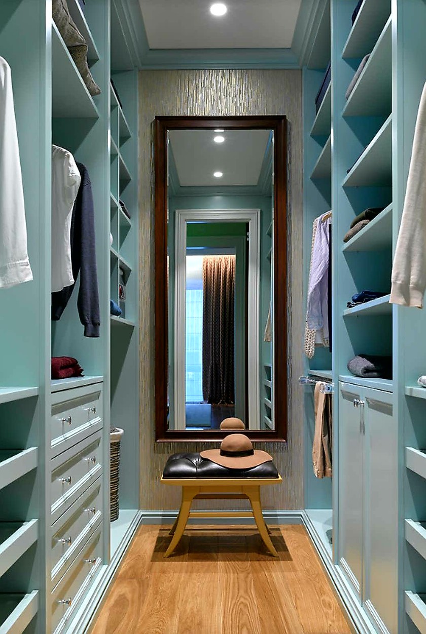 Параллельная гардеробная комната с большим зеркалом Салават