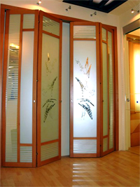 Двери гармошка с матовым рисунком цветок Салават